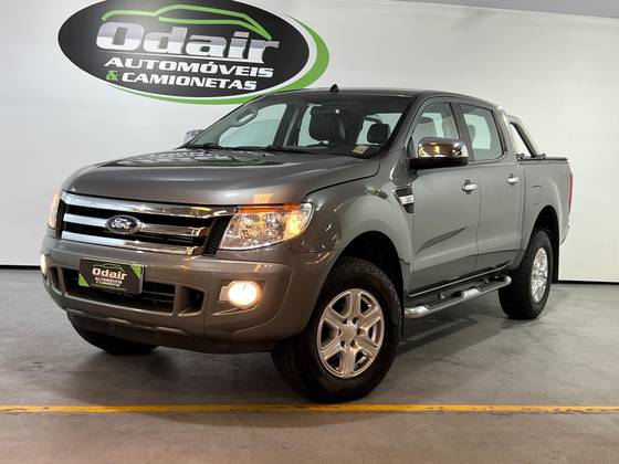 FORD RANGER 3.2 XLS 4X4 CD 20V DIESEL 4P AUTOMÁTICO